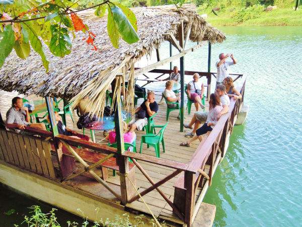 River boat Rio Chavon