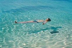 Relax in piscina natural